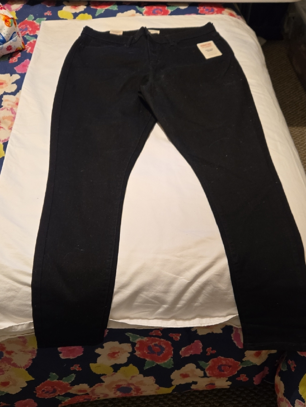 Levi's Black Women's Stretch Jeans.
